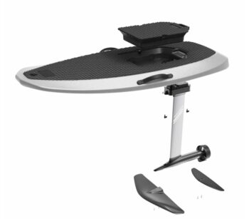 Skarmbild 2022 07 22 204641 <h3>E-Foil</h3> <h3></h3> <h3>Detta är en professionell eldriven surfbräda (E-foil board). Hög kvalitet rakt igenom. Waydoo Flyer One e-foil board är supercool, högteknologisk, elektrisk och helt enkelt väldigt rolig.</h3> <iframe title="YouTube video player" src="https://www.youtube.com/embed/qFuJvjeLAbI" width="560" height="315" frameborder="0" allowfullscreen="allowfullscreen"></iframe> E-Foil - Waydoo Flyer One PLUS e-foil board 6000W pro - 75 min körning