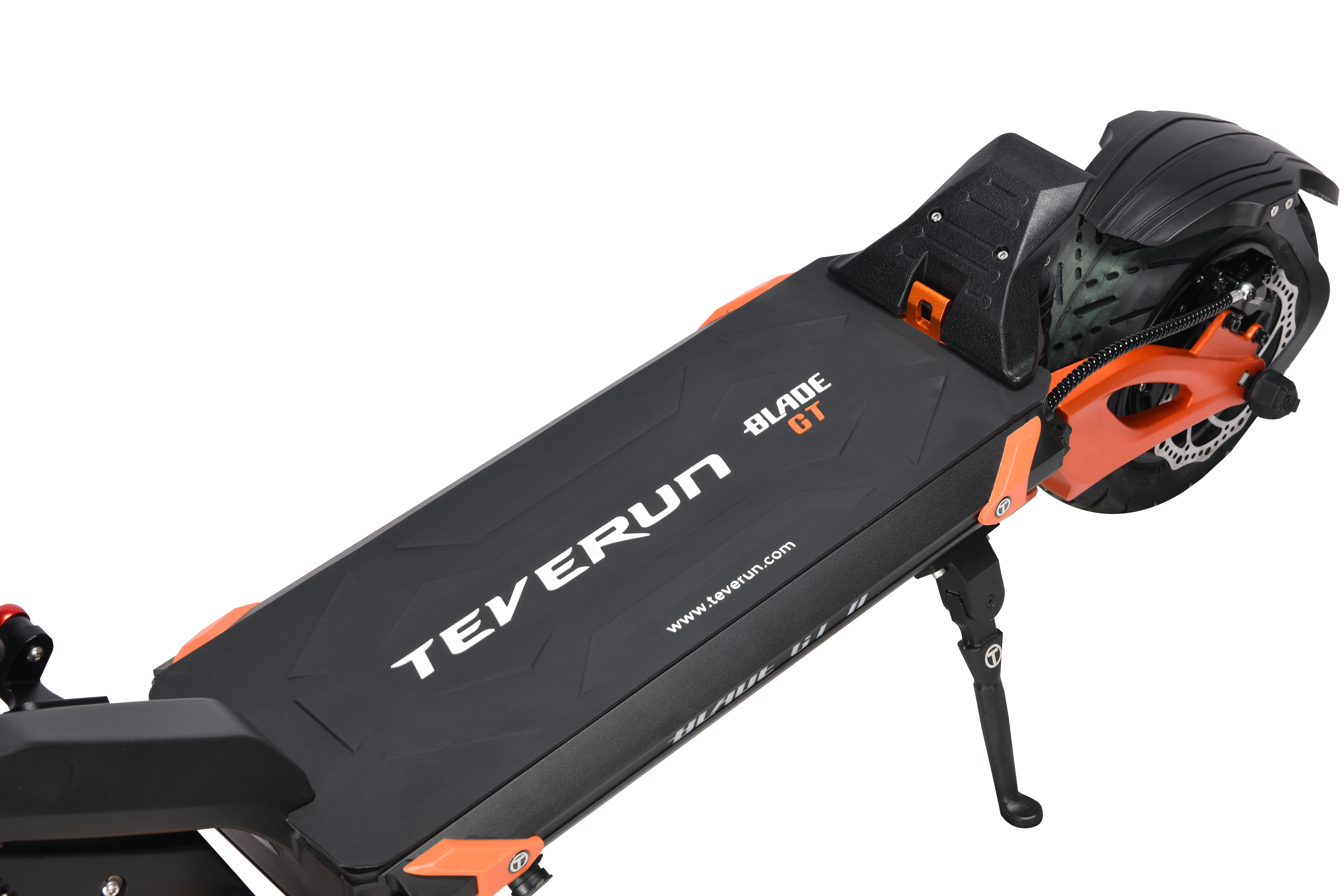 11 11 Teverun Blade GT II – patinete eléctrico de primera calidad con una velocidad máxima de 85 km/h, hasta 80 km de autonomía, motores duales y equipamiento de seguridad completo. TEVERUN Blade GT II