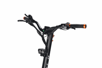 TEVERUN Blade GT II 8 13 Teverun Blade GT II – patinete eléctrico de primera calidad con una velocidad máxima de 85 km/h, hasta 80 km de autonomía, motores duales y equipamiento de seguridad completo. TEVERUN Blade GT II