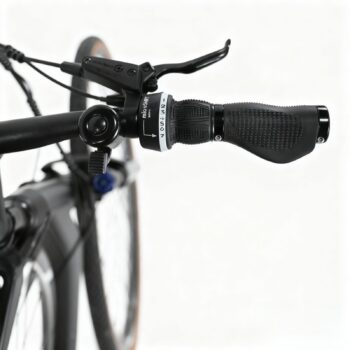 Douchebike slim black gear handle Douchebike SLIM – Bicicleta eléctrica con 85 km de autonomía para moverte por la ciudad con facilidad