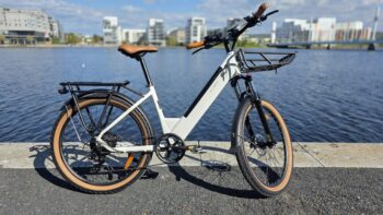 20250515 160946 scaled 1 <h2>Elcykel Douche Kaisa 250W</h2> Passar för längden: 160-195 cm Elcykel DOUCHE Kaisa 250W - räckvidd 60 km